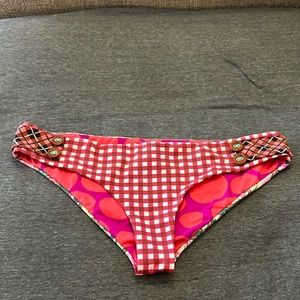 Maaji reversible bottom